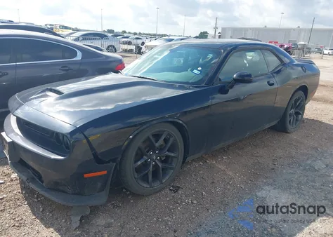 2022 Dodge Challenger Gt z USA, uszkodzony, nr VIN 2C3CDZJG3NH142755